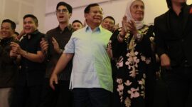 Ketua Umum Partai Gerindra Prabowo Subianto bersama Al Ghazali menghadiri acara konser orkestra Dewa 19 bertajuk “A Night At The Orchestra
