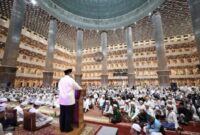 Menteri Pertahanan Prabowo Subianto menghadiri halal bihalal bersama ribuan jemaah Majelis Riyadlul Jannah di Mesjid Istiqlal. (Instagram.com/@prabowo) 