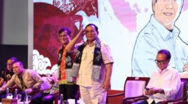 Ketua Umum Parta Gerindra Prabowo Subianto bersama Politikus PDIP Budiman Sudjatmiko di acara Deklarasi Prabowo-Budiman Bersatu (Prabu) di Marnia Convention Center, Semarang, Jawa Tengah, Jumat, 18 Agustus 2023. (Dok. Tim Media Prabowo Subianto)