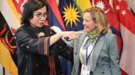 Menteri Keuangan (Menkeu) Sri Mulyani Indrawati bertemu bilateral dengan Presiden European Investment Bank (EIB) Nadia Calvino. (Dok. Kemenkeu.go.id)
