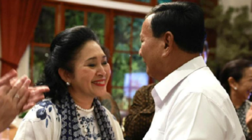 Ketua Umum Partai Gerindra Prabowo Subianto menghadiri acara ulang tahun Siti Hediati Hariyadi. (Instagram.com/@titieksoeharto)